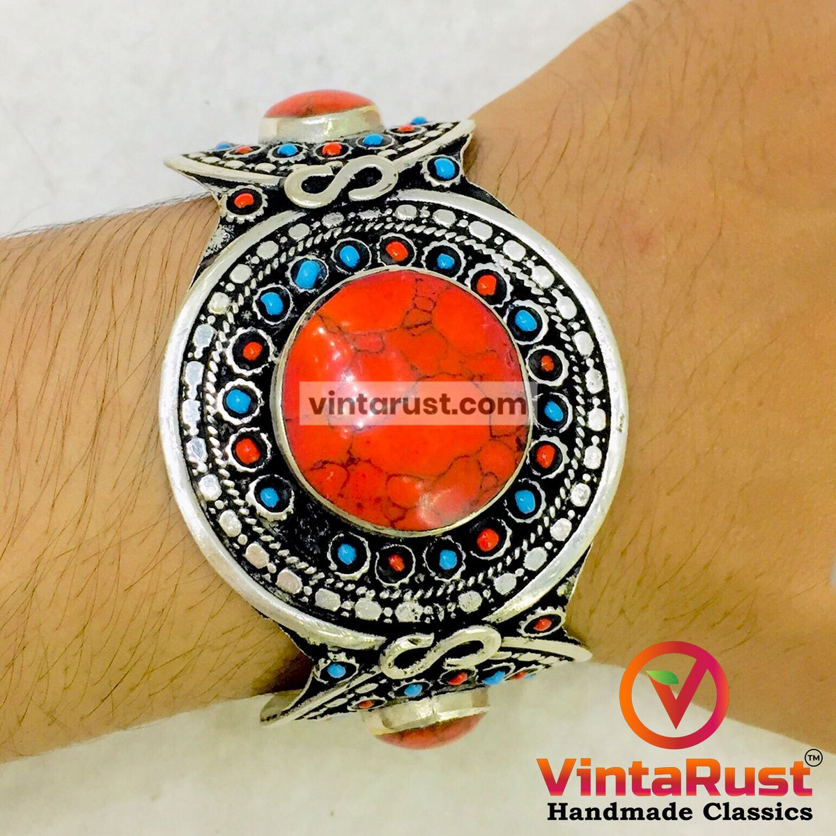 vintarust's tweet photo. Handmade Tribal Stones Cuff Bracelet.

Sale Price: $36.00

Shop Now:
https://t.co/TbYa2UJzWC

#vintarust #handmadejewelry #bracelets #multicolorbracelet #gift #giftideas #shopsmall #explorepage #handfabricatedjewelry #handcraftedjewelry #ladysmith #wearableart #silverfabrication https://t.co/M901qB6SCJ