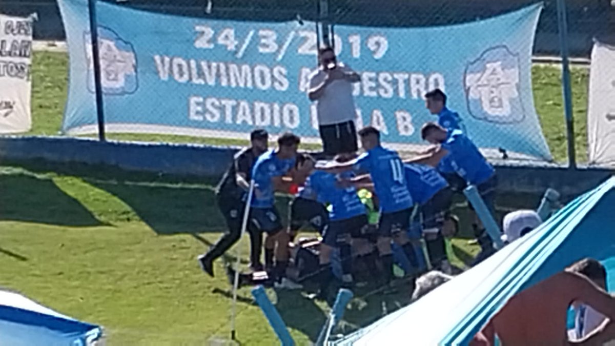 #PrimeraC #Reducido 

Gol de #Liniers Ariel Torres a los 40 min del ST

#JJUrquiza 0 - #Liniers 1 vía <a href="/Pablo_dextes/">Pablo Limeres</a>