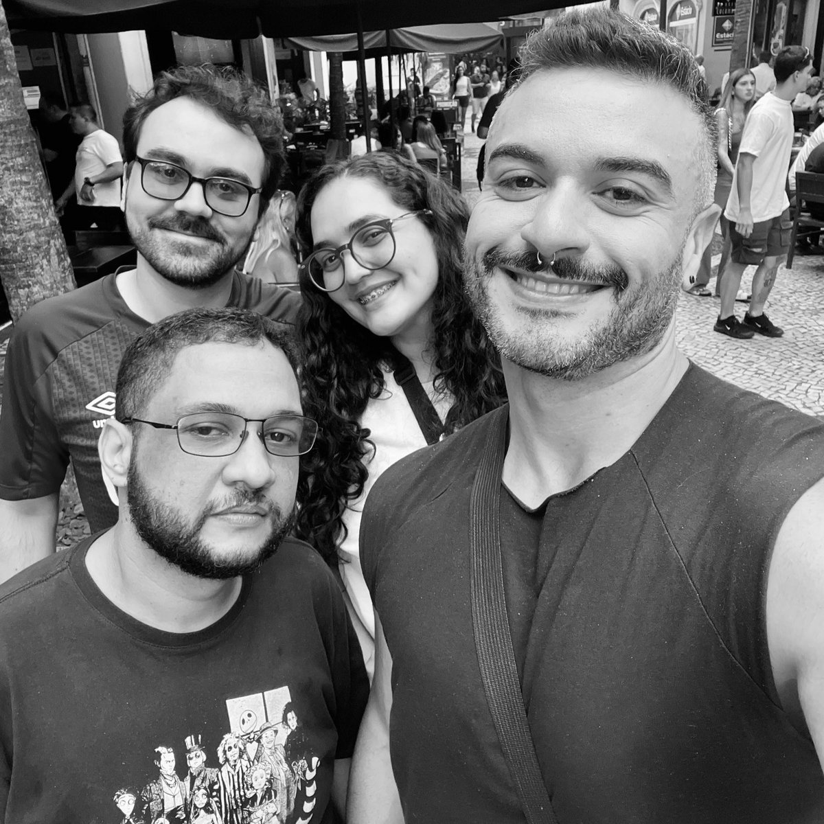 eduquesa_'s tweet photo. hoje foi dia de receber o querido @talso em terras cariocas 💖✨
sou muito grato pelas amizades que Hearthstone me proporcionou 🥹
@Tha_HS_ @giljrrj https://t.co/gwxdnmjXFd
