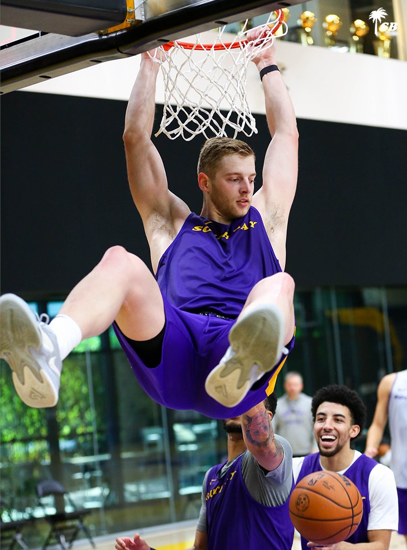 CValleyLakers's tweet photo. Sunday morning battles in the South Bay.

#SBLakers https://t.co/KXxCzlI3Ei