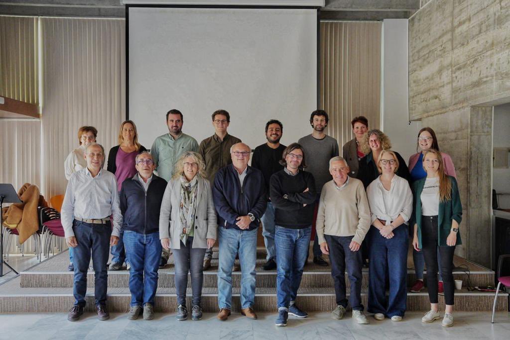 Divendres passat en el <a href="/Fest_Torroella/">Festival Torroella</a> per compartir una sessió de treball amb els diferents col.laboradors d' <a href="/eeemerging/">eeemerging</a> , agents locals, socis i polítics. Seguim!

<a href="/JMCatalunya/">Joventuts Musicals de Catalunya</a> <a href="/Ambronay_CCR/">CCR Ambronay</a> <a href="/yorkearlymusic/">NCEM</a> <a href="/haendelfest/">Händel-Festspiele GÖ</a> 

📸 <a href="/rogerlleixa/">Roger Lleixà</a>