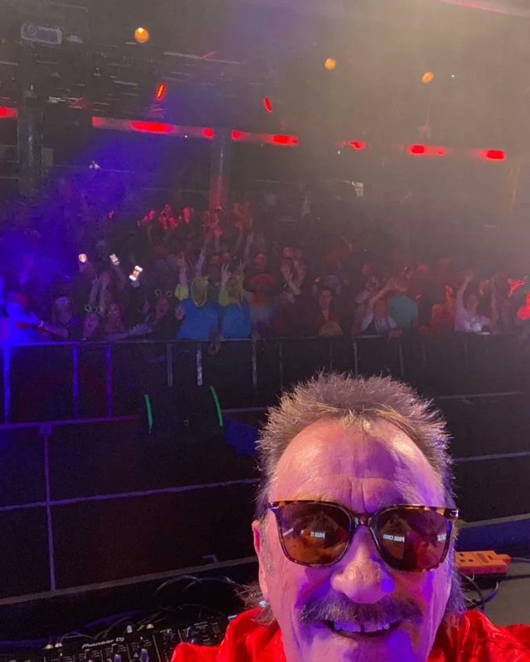 PaulChuckle2's tweet photo. Well that's it my last night of 2023 last night @Butlins @BigWeekenders and it was another great crowd #butlinsminehead #minehead .. thanks for having me π https://t.co/Cr2bdTBU7j