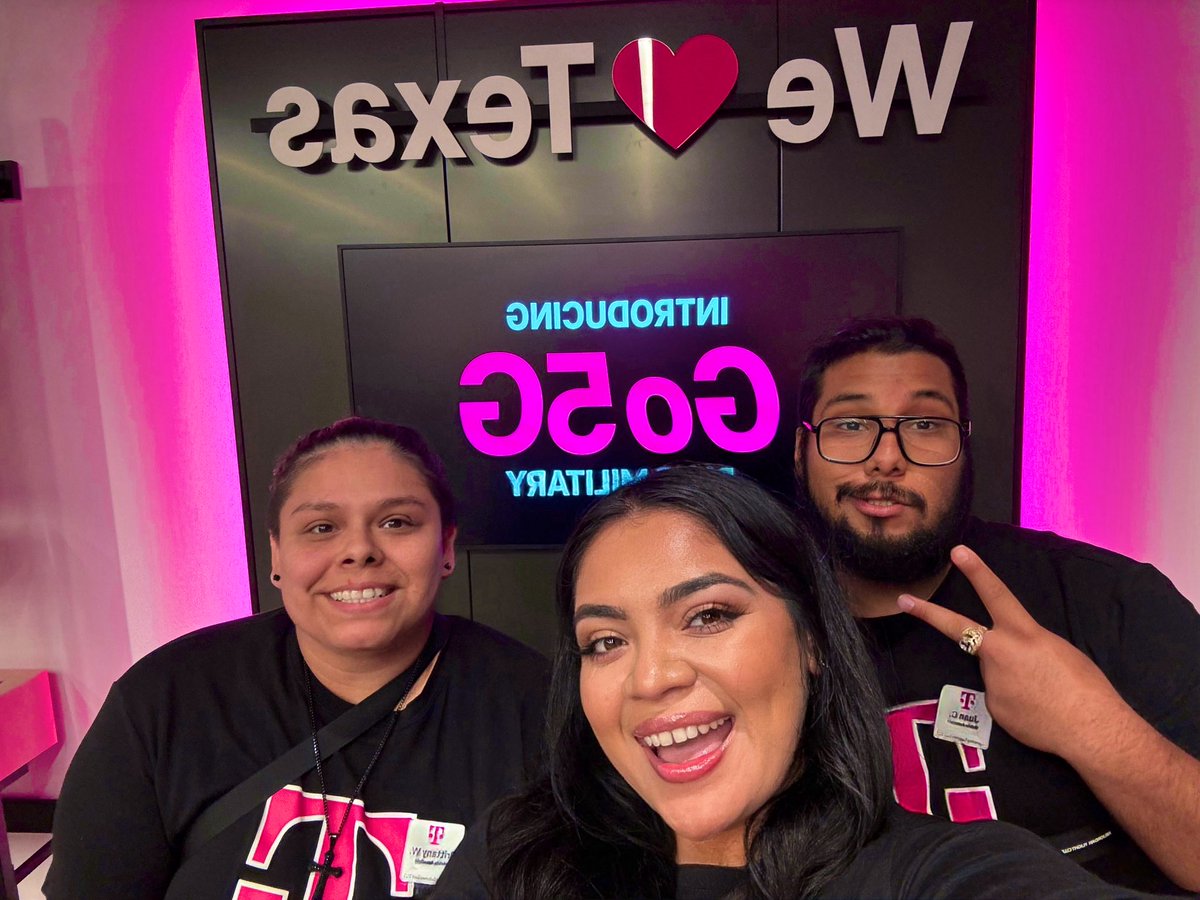 lifewith_irene's tweet photo. 🗣️🗣️Annnnnnd off they go to their new store 🥳🥳 

Thank you Juan and Britt for your contribution in Kaufman, #SMRA! 🫂 #AllIn #TeamMagenta https://t.co/RfIldpwglT