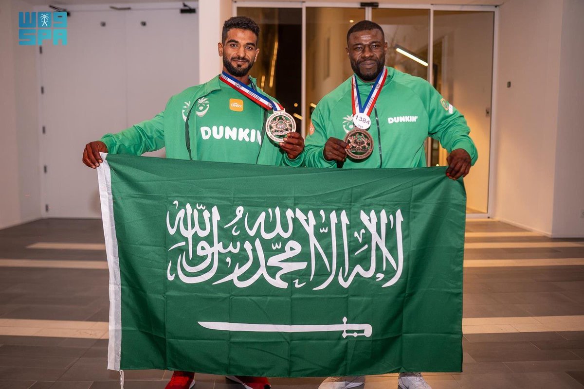 SaudiNews50's tweet photo. لاعبا المنتخب السعودي لكمال الأجسام يحققان انجازات رياضية في بطولة العالم لكمال الأجسام المقامة حالياً في مدينة سانتا سوزانا الإسبانية:

-علي أبو المكارم الميدالية البرونزية لفئة كمال أجسام وزن 85 كجم

-رمضان هوساوي المركز الرابع في نفس الفئة

- https://t.co/i3qrjnV71h
