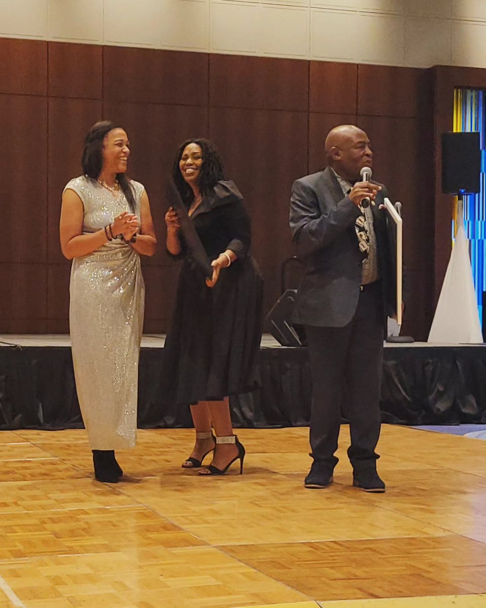 EmFergussonPR's tweet photo. The South African Women's Alliance celebrated their 10 year anniversary. Featured performances by the NDLOUVU Singers.The late Archbishop, Desmond Tutu, was recognized by his daughters, along with Billye Aaron (introduced by Carolyn Young) and Louis Gossett Jr. https://t.co/c7i4HH1BzZ