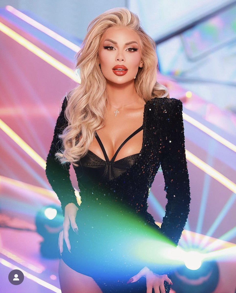 nesaxdr's tweet photo. IM WITHOUT WORDS JUST WOW ❤️‍🔥
LUANAA NAILED THIS FINALE LOOK SUCH A QUEEN 😮‍💨
@LuanaVjollca #Loveislandal https://t.co/AGPLMnvMFP