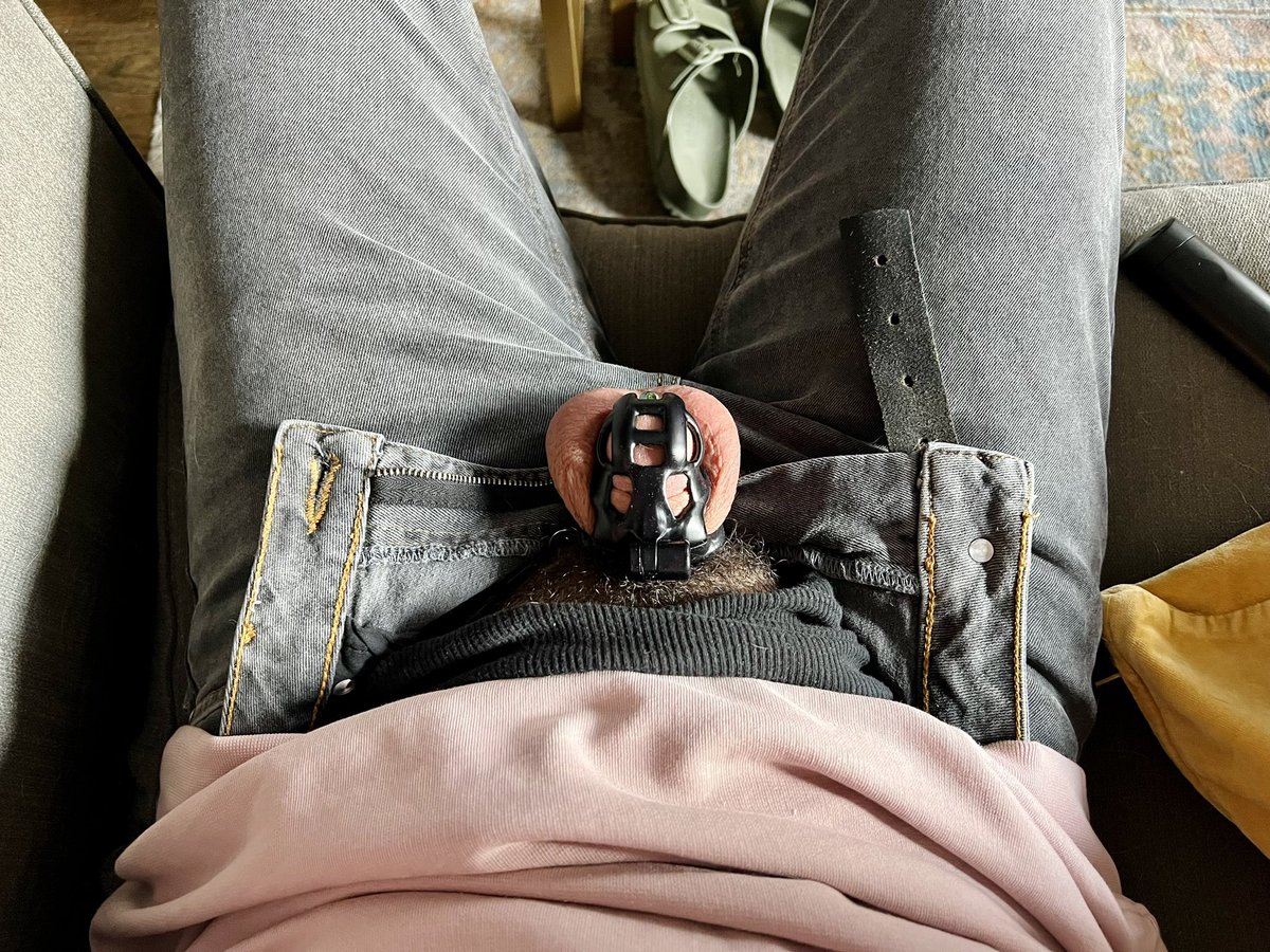 subboyny's tweet photo. just another lazy Sunday. Day 7 π#teamlocked #gaychastity #subboybk https://t.co/TemI39q9fC