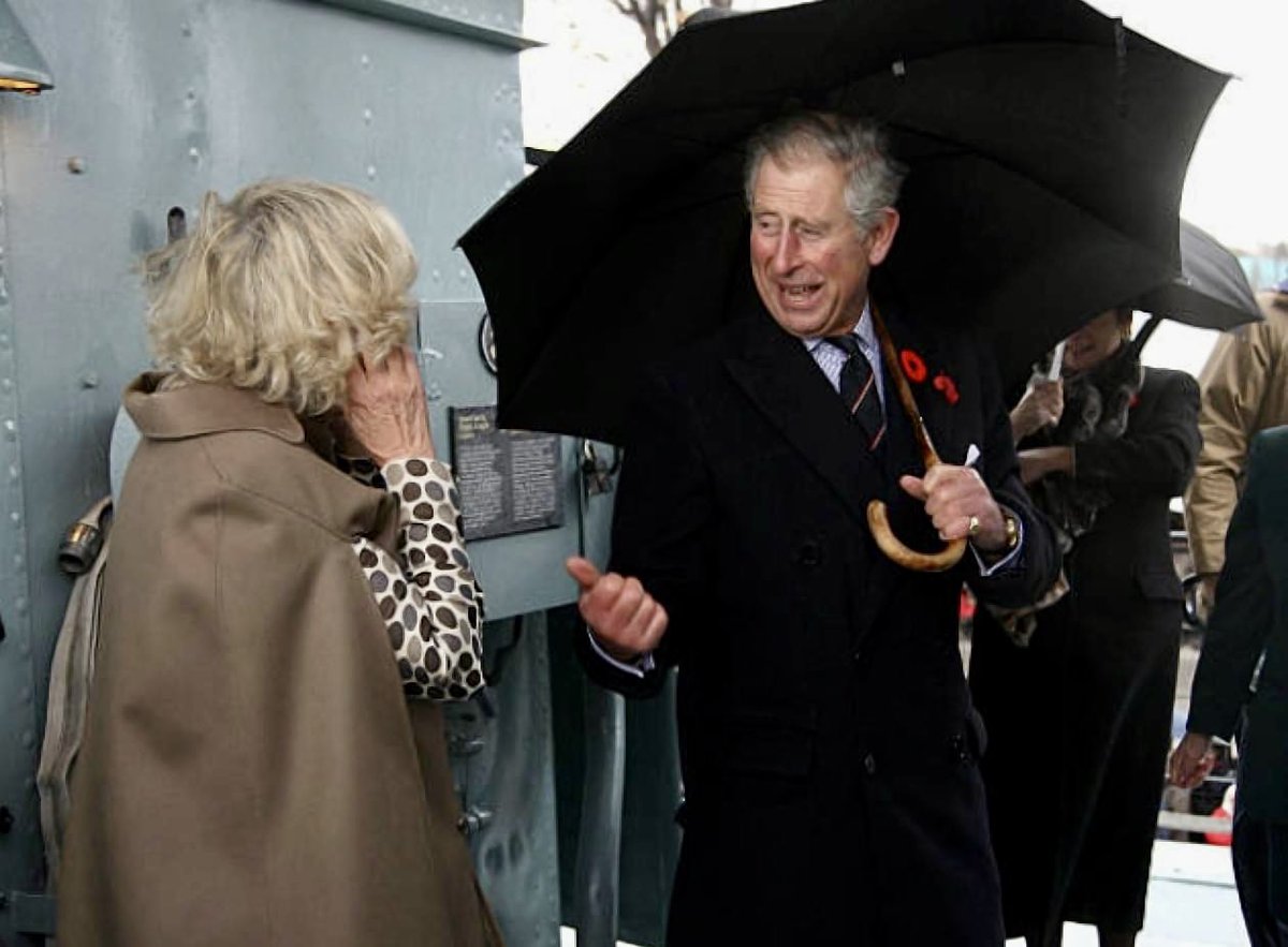 5 Nov 2009, Hamilton, ON: Prince Charles (today Charles III, King of Canada) & Camilla, Duchess of Cornwall (now Queen Camilla), went aboard His Majesty's Canadian Ship ‘Haida’, a museum ship & national historic site. #canadiancrown #cdnpoli #cdnhist @HMCSHAIDA @cityofhamilton