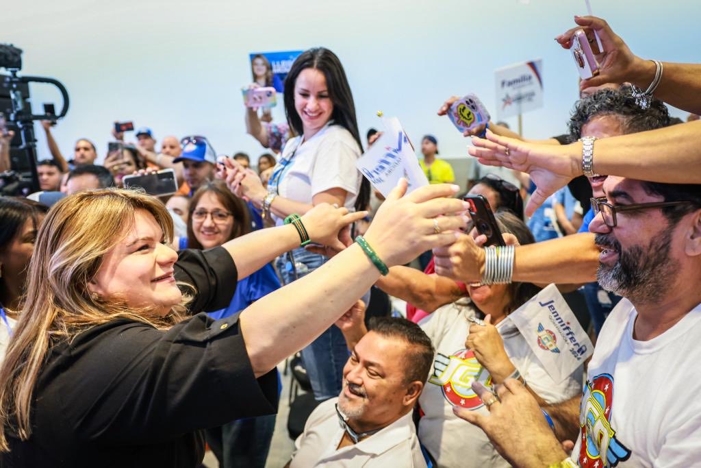 Ricky_Media1's tweet image. Pregunta seria …. ( y partiendo de la premisa de que la mayoría de está gente piensa que #JGO es republicana / conservadora ) … de no ganar la primaria , muchos pasarían a PD ???? 
@PuertoRicoDigno @pnp_pr