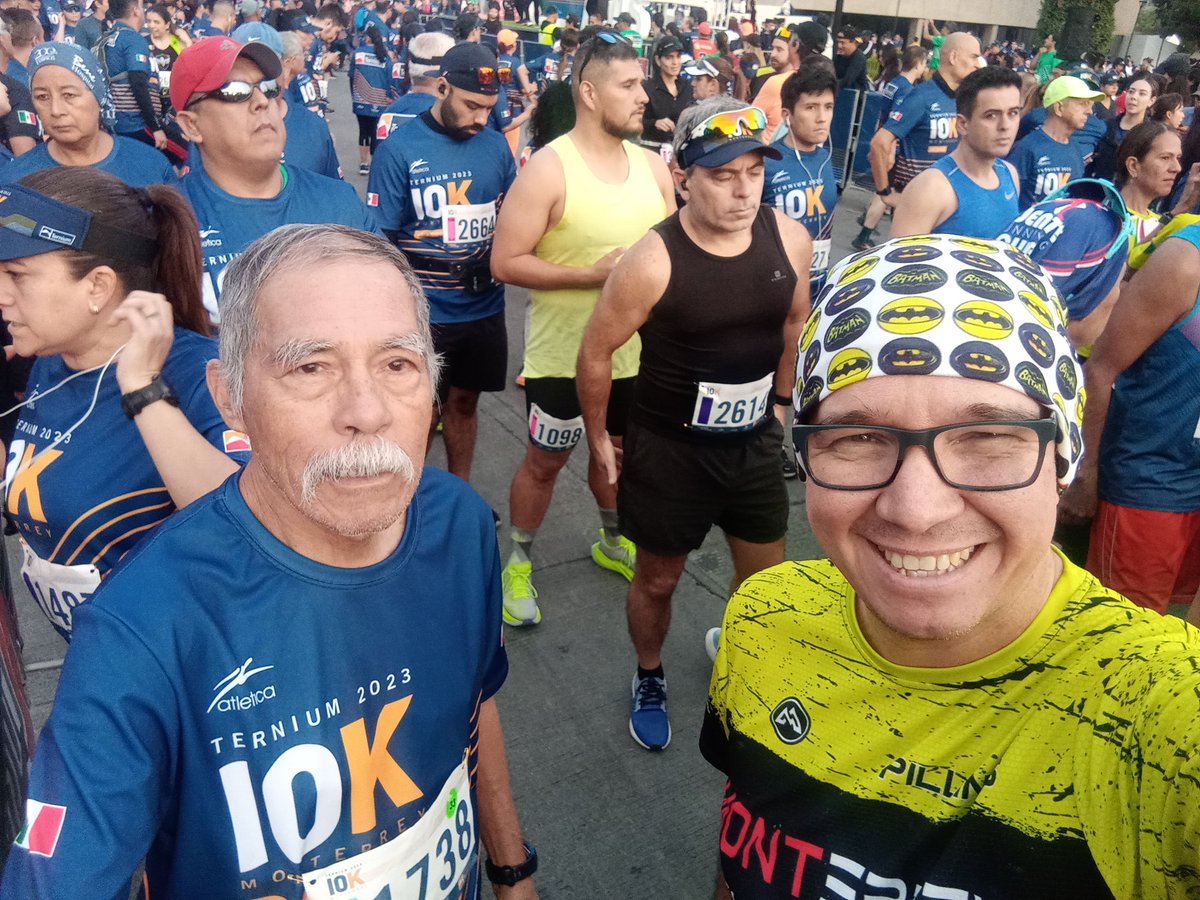 Fghae's tweet photo. #CorazonAzul 
#delacamaalostenis
#adarlecontodo
#clubpillines
Gracias Profesor Román Guerrero!!! https://t.co/LaB2jtjSS5