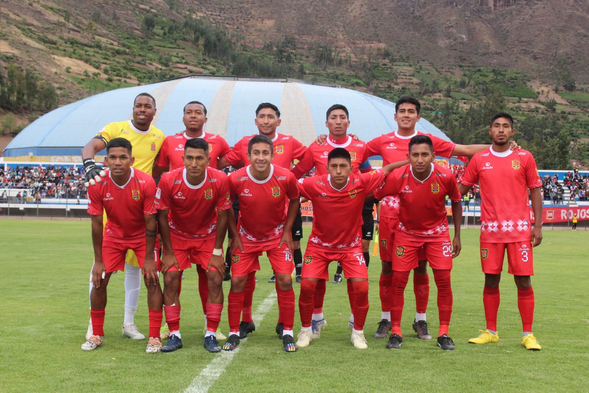 AJI y Diablos Rojos se enfrentan en Calca. Los locales esperan tener su revancha cuando reciban a los juliaqueños en casa. Serie abierta luego del 1-1 visto en la ida en Juliaca. Ya se juega la vuelta por los 8vos de final de la Copa Perú. 📸 Jesús Calcina