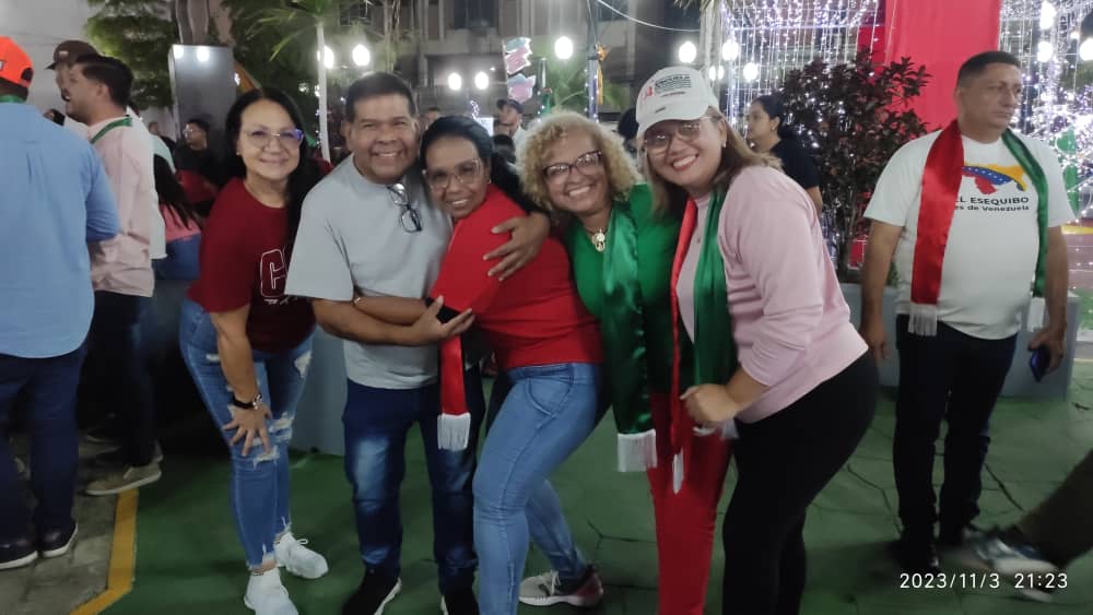 EleamerAbdala's tweet photo. Desde Lara decimos junto al presidente @NicolasMaduro y a nuestro gobernador @AdolfoP_Oficial:

#VivaLaNavidad https://t.co/oUxaJpFoMf