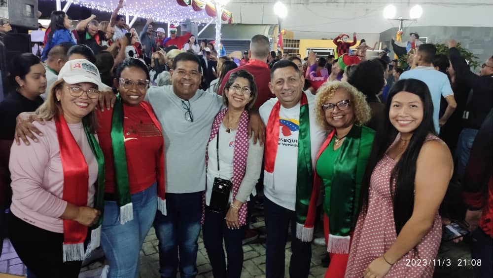 EleamerAbdala's tweet photo. Desde Lara decimos junto al presidente @NicolasMaduro y a nuestro gobernador @AdolfoP_Oficial:

#VivaLaNavidad https://t.co/oUxaJpFoMf