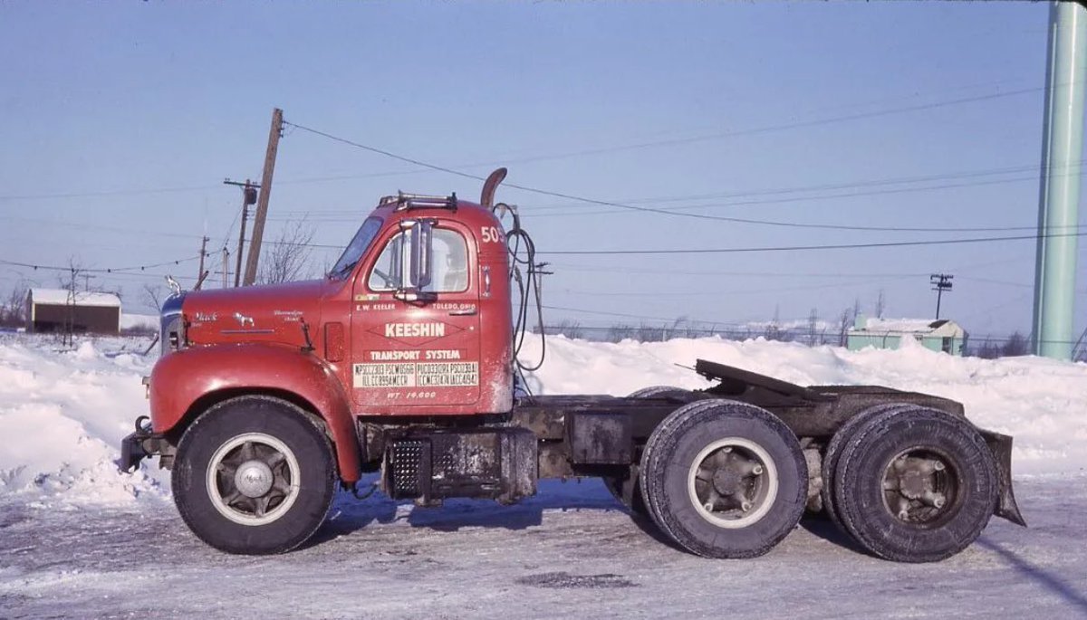 DirtyOlTrucker's tweet photo. Frosty Dog 🥶
#thedirtyoldtrucker #oldtrucks #mack #MackTrucks #mackbmodel https://t.co/19EanNts8V