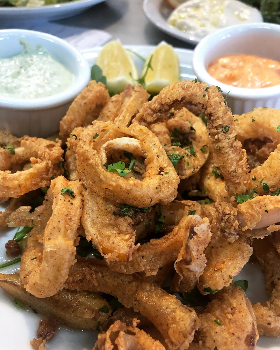 RP #LiveFirePizza #Napa 
  · 
Let’s get it started with this…#Calamari, fennel, lemon, onion, capers aioli and Calabrian chili aioli 

#squidvibes #justsquiddingaround #oxbowpublicmarket #pizza 🍕 #appetizers #napafoodie #tentacool 

@LiveFireOxbow