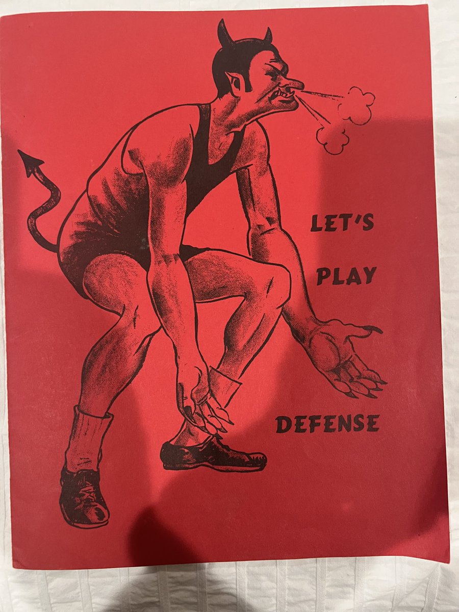 franfraschilla's tweet photo. I’m not sure how much this book cost (5 bucks, maybe) when it was published. But, most of us who are old enough had Bobby Knight’s defensive principles etched in out brains. (By the way, it was a “no middle defense” in the 70’s and before.👍🏻🏀😉) https://t.co/z14xKsG9Rt