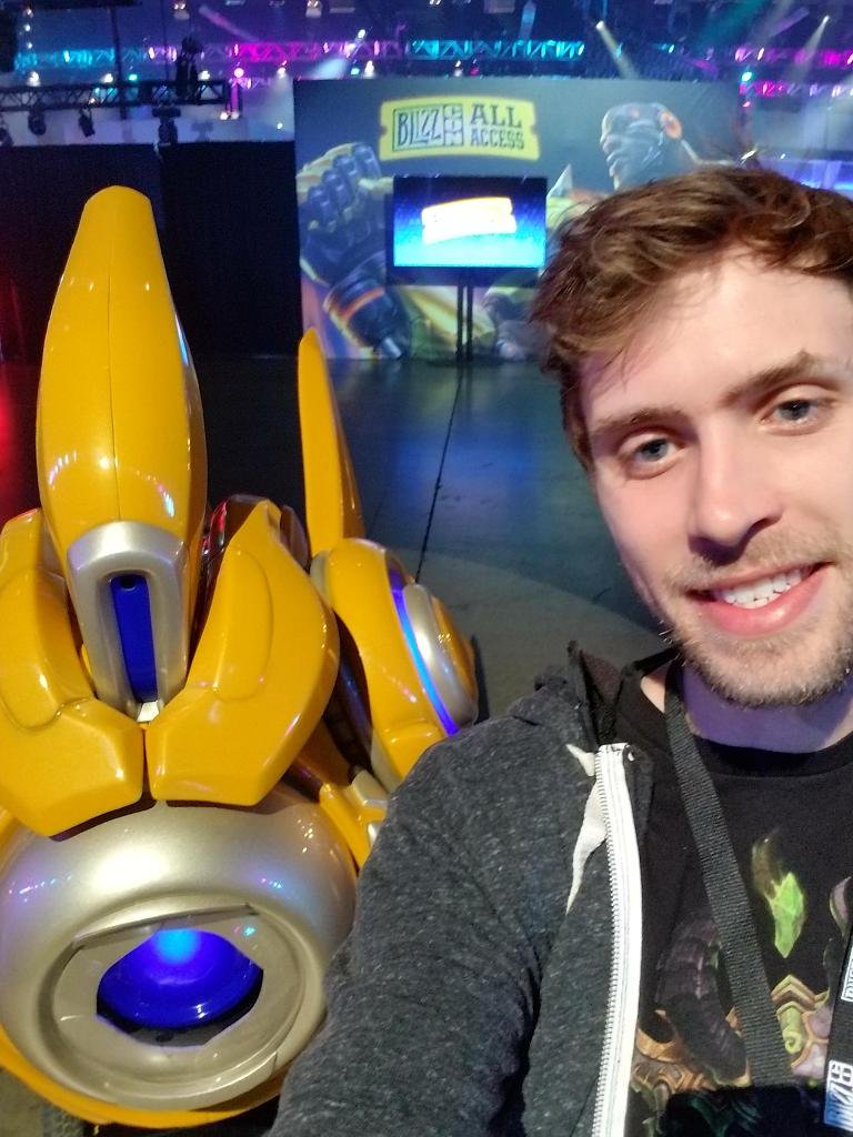 So1deer's tweet photo. #BlizzCon 2023 was amazing!!! It was great to hang with so many people from the @BlizzHeroes community!

Off to Disneyland for the day! 🎢 https://t.co/sZVrU9Lk2n
