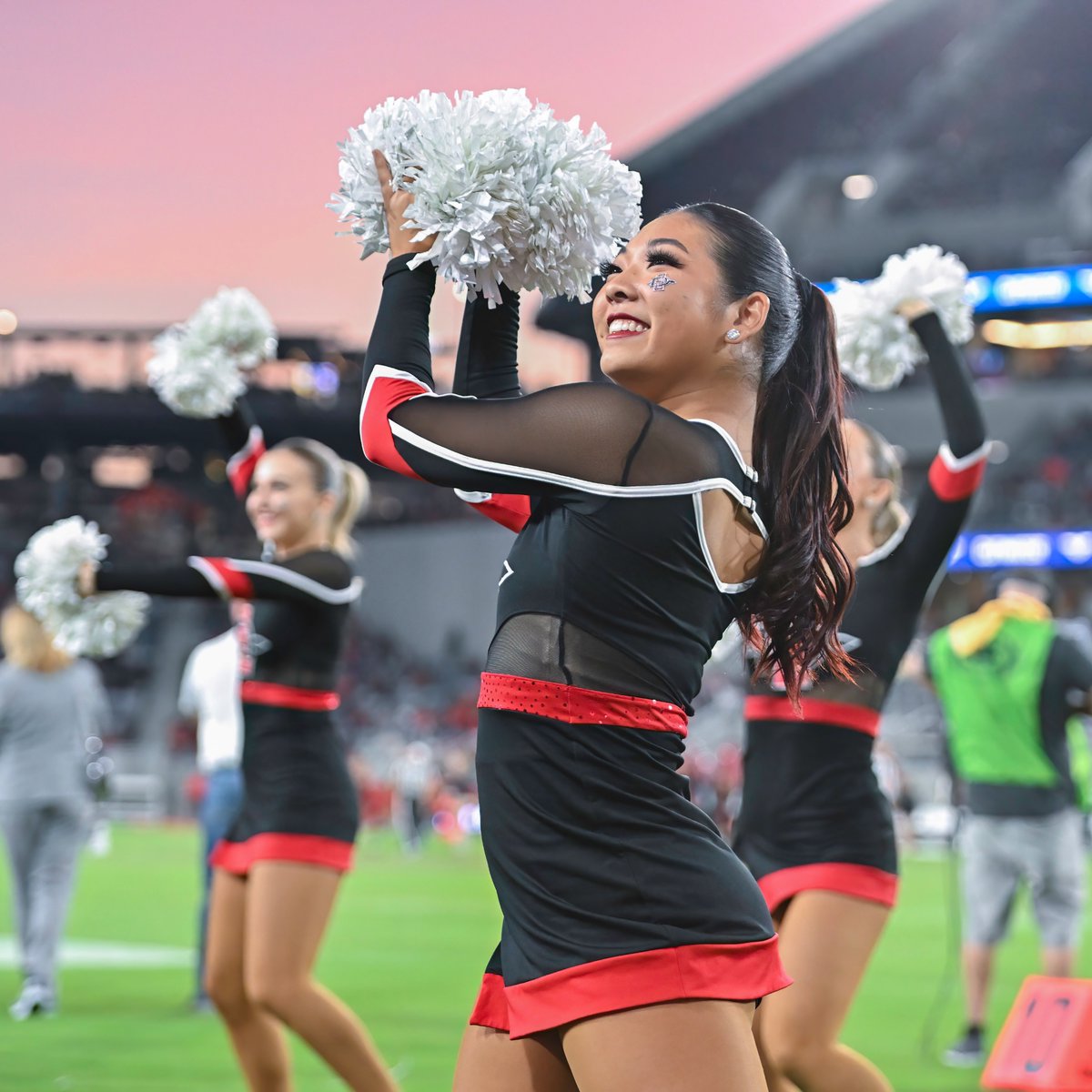 Justin Fine Photography (@justinfinephoto) on Twitter photo Some favorites from last night's <a href="/AztecFB/">San Diego State Football</a> game. <a href="/shaw_mekhi/">Mekhi Shaw</a> almost ran me over as <a href="/marshallfaulk/">Marshall Faulk</a> stood beside me. Also got a shot of his mother, <a href="/sheistyb/">Adria Shaw</a> and some of the <a href="/_srfootball/">Scripps Ranch Football</a> faithful in the stands along with @ngardinera in the tunnel. @coachgardinera #GoAztecs #sdsu Some favorites from last night's <a href="/AztecFB/">San Diego State Football</a> game. <a href="/shaw_mekhi/">Mekhi Shaw</a> almost ran me over as <a href="/marshallfaulk/">Marshall Faulk</a> stood beside me. Also got a shot of his mother, <a href="/sheistyb/">Adria Shaw</a> and some of the <a href="/_srfootball/">Scripps Ranch Football</a> faithful in the stands along with @ngardinera in the tunnel. @coachgardinera #GoAztecs #sdsu