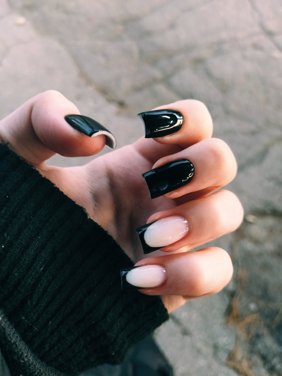 has_slie's tweet photo. смотрите какие ногти сделала 💅 https://t.co/TgNkEgEhuM