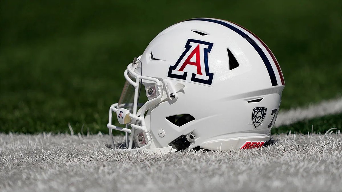 4treybrown's tweet photo. Blessed to receive an offer from The University of Arizona! #BearDown #UniversityOfArizona @CoachJRich @Ballhawk__8 @GregBiggins @ChadSimmons_ @adamgorney @ArizonaFBall @Ballhawk_8 @alecsimpson5 @ocvarsityguy @latsondheimer  @CraigHaubert https://t.co/pwydrIOuqB