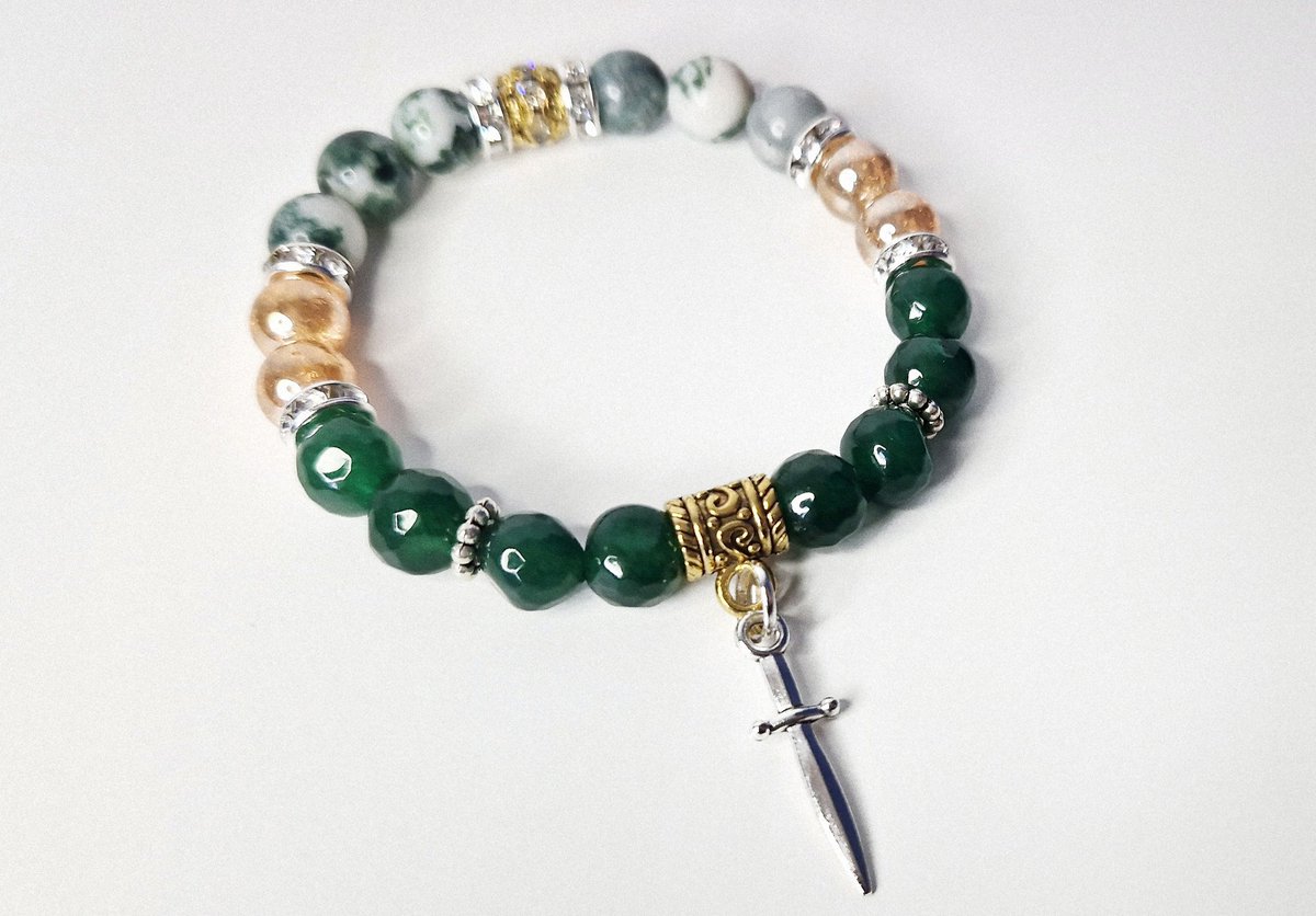 m_charmed's tweet photo. Loki bracelets available ✨️ 
https://t.co/rSeS9jn7QW 
This link provides a 20% off discount using the christmas code 💚 #Loki https://t.co/kUR7DpTATQ