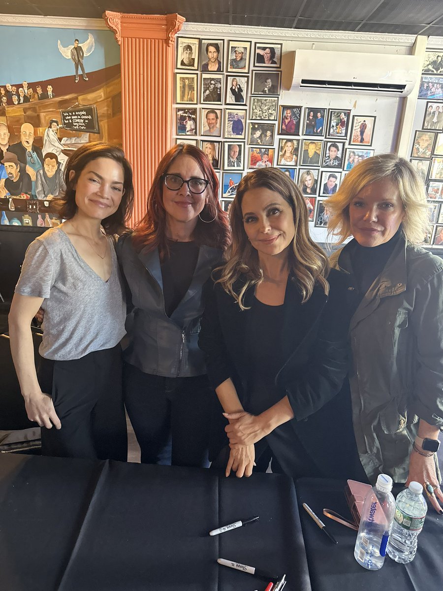 All three of the ladies are beautiful and so funny.  So glad I got to meet them all…but finally meeting Becky was just fabulous.  She is so lovely❤️❤️❤️❤️. Looking forward to tonight!