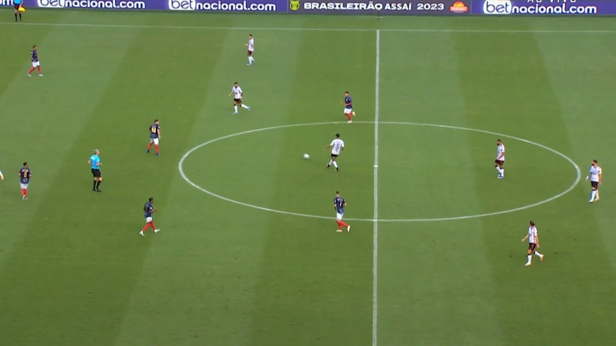 DataFutebol's tweet photo. "ain o campeonato brasileiro é fraco"

corta pro flamengo ganhando da seleção francesa https://t.co/9bnKeCGDQv
