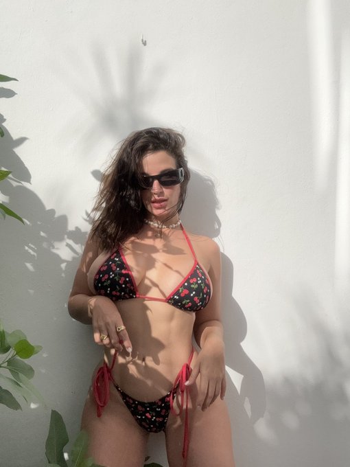 🍒https://t.co/7n74FxKqpO 🍄 https://t.co/7uGy7i5Lh2