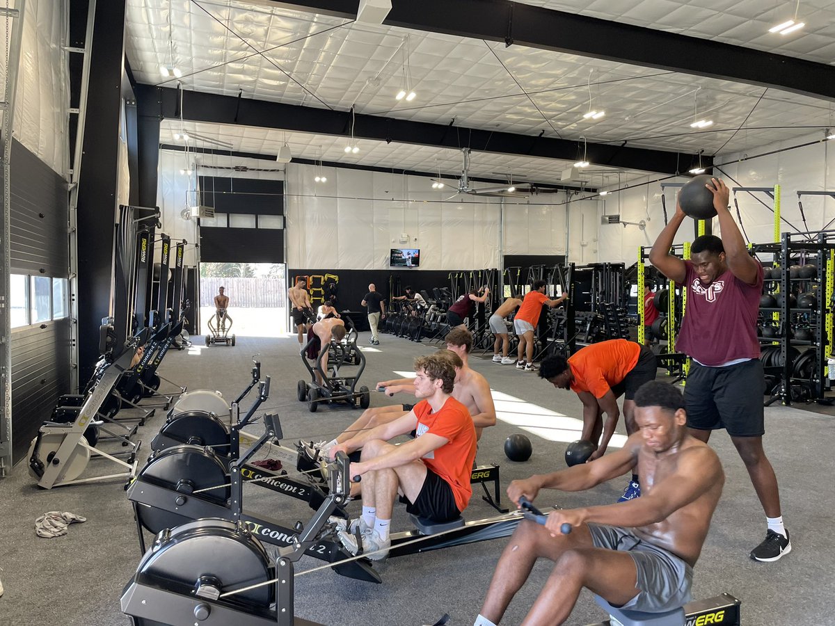 Great way to start game week with our strength coach <a href="/jlawniketrain/">Jared Lawrence</a> 
🏀RepTheM🏀