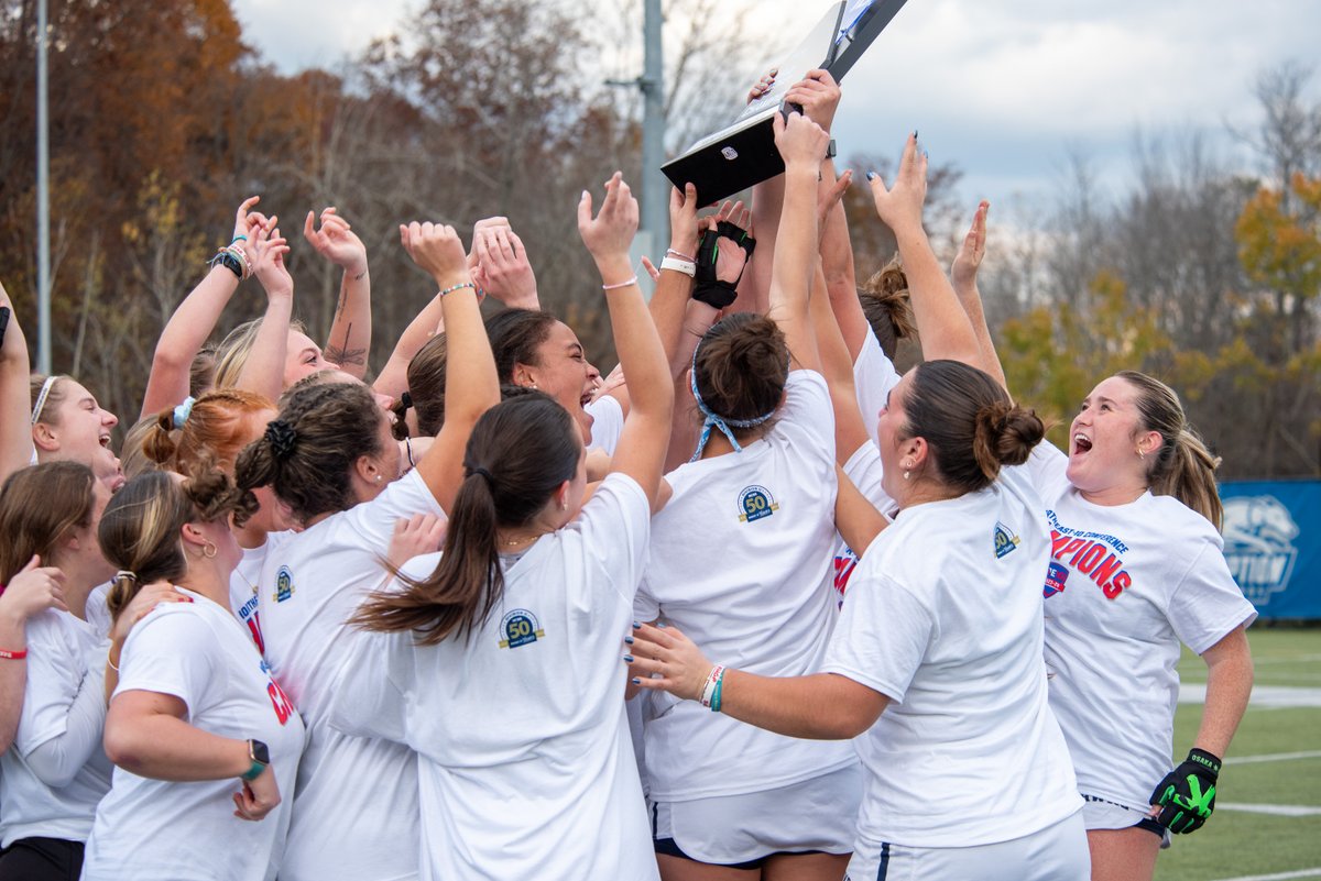 TheNortheast10's tweet photo. 📸 𝐂𝐇𝐀𝐌𝐏𝐈𝐎𝐍𝐒𝐇𝐈𝐏 𝐅𝐑𝐀𝐌𝐄𝐒

Saint Anselm wins the NE10 Field Hockey Championship final, 2-1, at Assumption Sunday.

PC: Julia Jacobsen

#NE10EMBRACE I #NE10NOW I #NCAAD2 I #D2FH https://t.co/4fnDXOkj4S