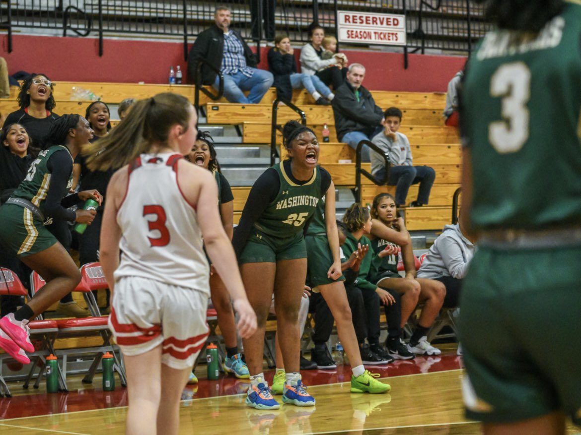 “Sisterhood is the goal, and that takes time.” - Coach Steve  
#BleedGreen 💚🐾