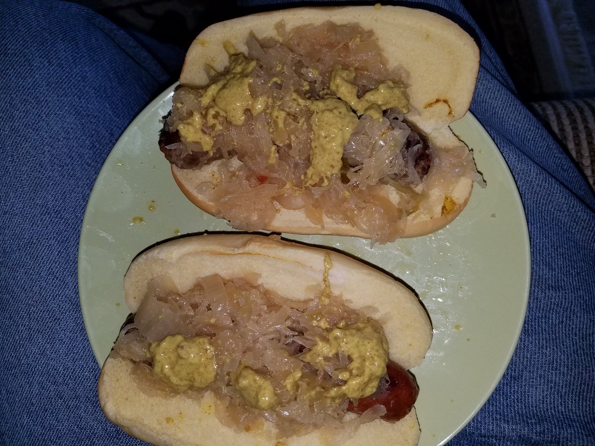 FreeholdTjg's tweet photo. Delicious- nest! I sauteed onions in olive oil with red pepper flake, then beer. The roasted Brauts. Both regular and smoked brauts. After 1 hour reducing the Sauerkraut and onion in Miller beer . Over the top flavor! #brauts https://t.co/M7rLat8OGU