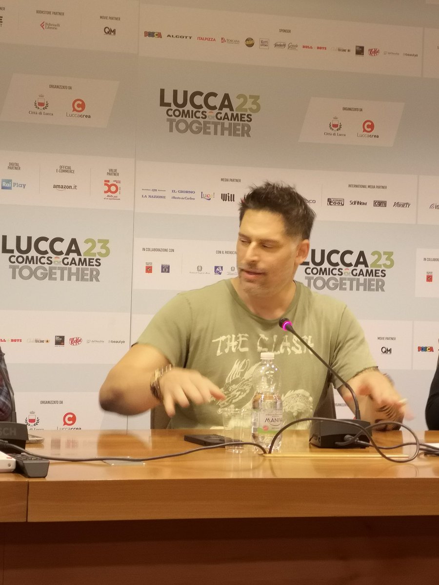 DavideViola15's tweet photo. Finisce così un'altra Lucca, fatta di momenti fantastici e di incontri con grandissime personalità. Un ringraziamento speciale al team di @NerdPool_IT per aver reso tutto ancora più bello! https://t.co/JOLOCsMmEP