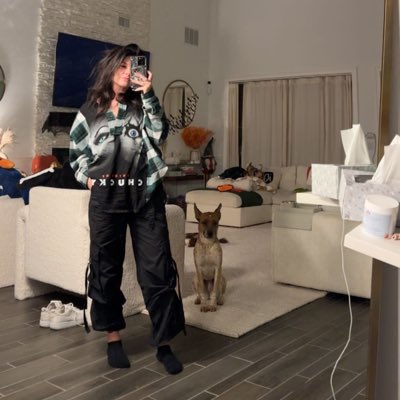 rosesaelen's tweet photo. #NewProfilePic https://t.co/yXyy9dWLOX