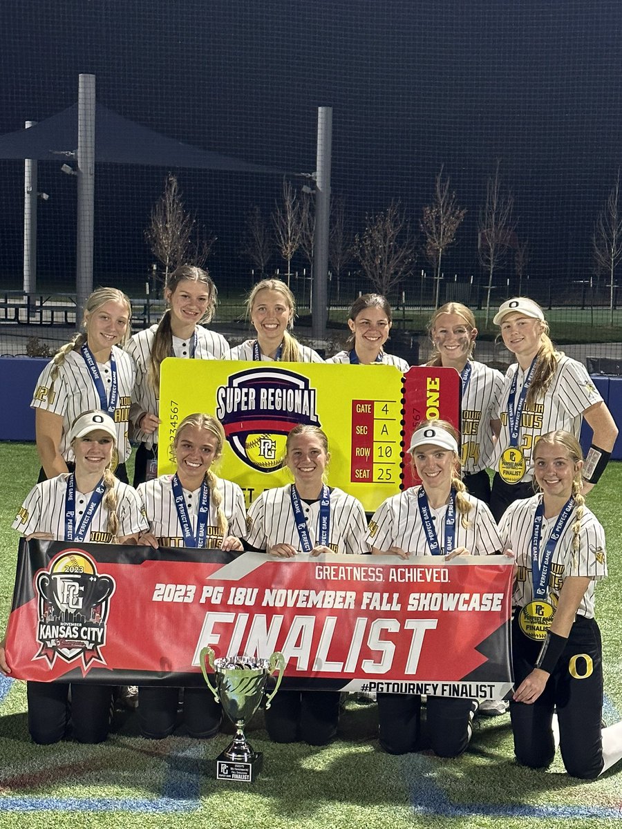 That concludes another great Fall for this terrific group of players and families.
Runner-up at the @PG_Softball  KC Fall showcase. 6-1 on the weekend losing to a great @mnwavessoftball team 4-3 after winning the night before 5-4. Really fun games!
#workersalwayswin