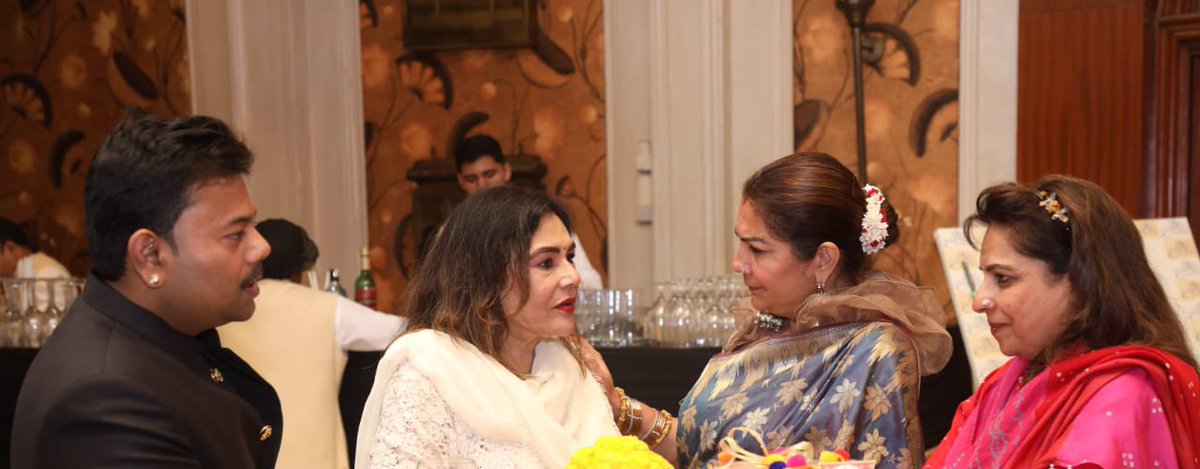 AV_JASWAL's tweet image. Had a brief but insightful chat with @ArchanaDalmia about the political system and its future. What a truly remarkable and beautiful mind she possesses! #InspiringConversations
#PoliticalSystem #FutureTalk