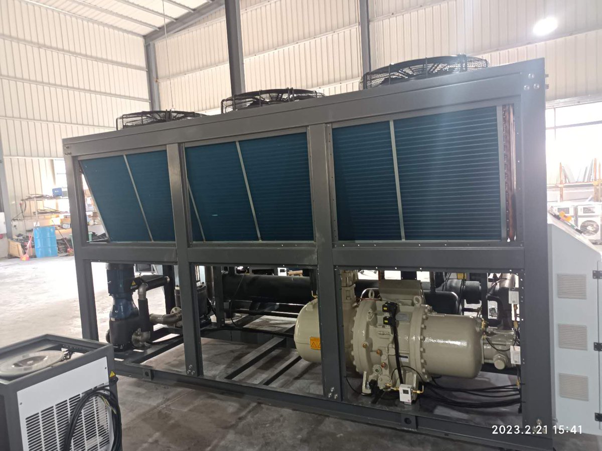 CoolsoonChiller's tweet photo. COOLSOON 75HP Industrial Air Cooled Screw Type Chiller CSA-075 on sale！

#waterchiler 
#aircooledchiller 
#screwchiller
#75Hpchiller
Email:szcs02@cool-chiller.com https://t.co/AnxnN5oA9q