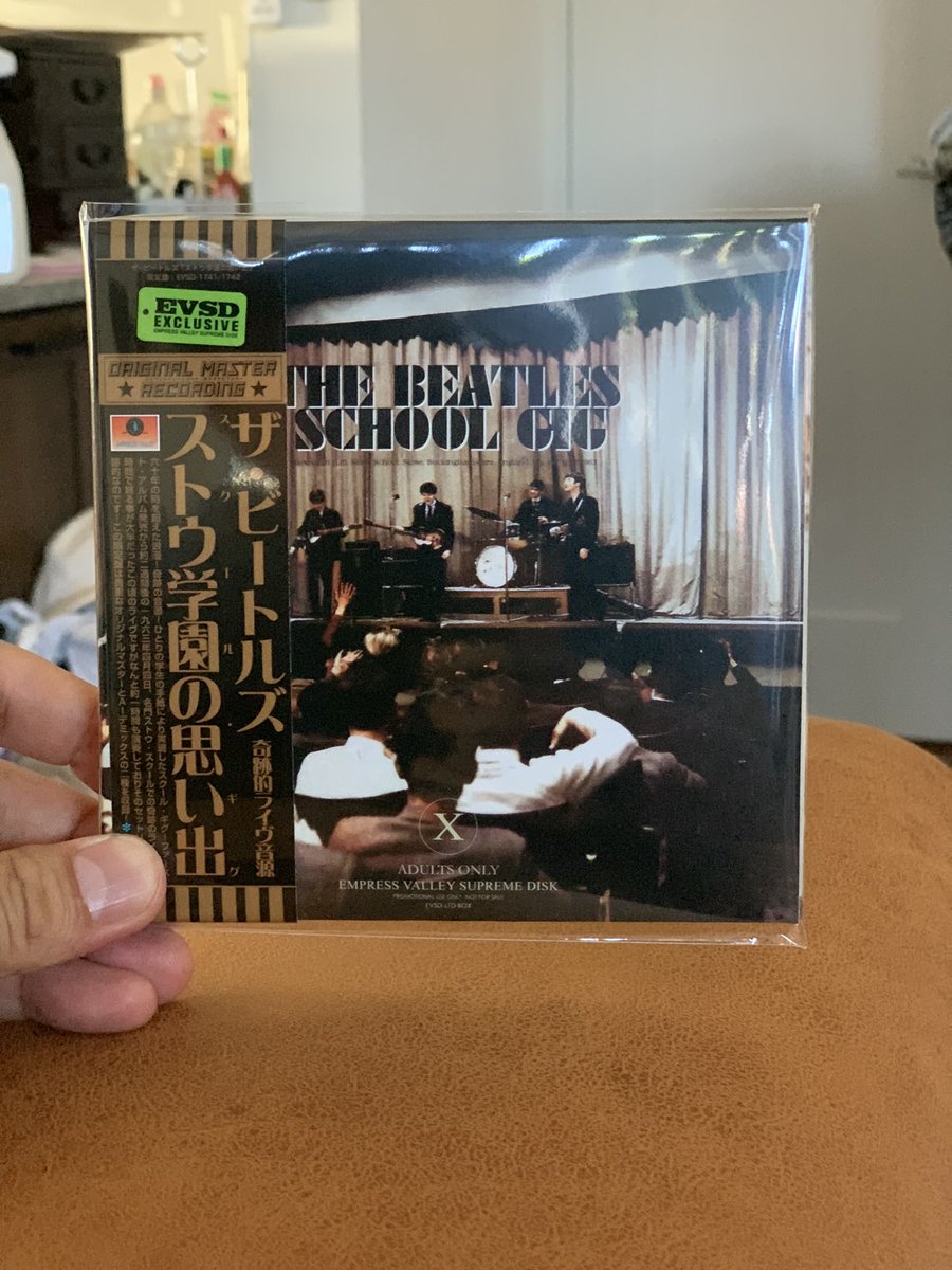 ビートルズの新曲盛り上がっておりますが、個人的にはこちらの音源のリリースが、めちゃくちゃ驚いた。I saw har 〜too much monkey の流れはカッコ良い。

#ビートルズ #ビートルズすき #TheBeatles