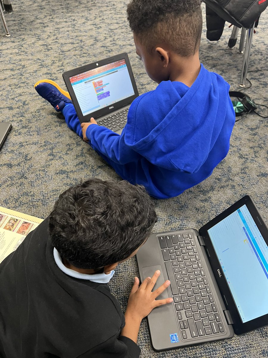 MrsNettlesJones's tweet photo. Thank you @nshermaneds for showing us different coding strategies with your robot. π€ #coding #codingFridays #2ndGrade https://t.co/S40M0I9WSq