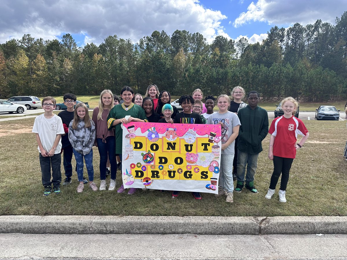 msamberalday's tweet photo. Red Ribbon Week!!! DoNOT Do Drugs! @NHE_HCS https://t.co/wdPj8zjIoJ
