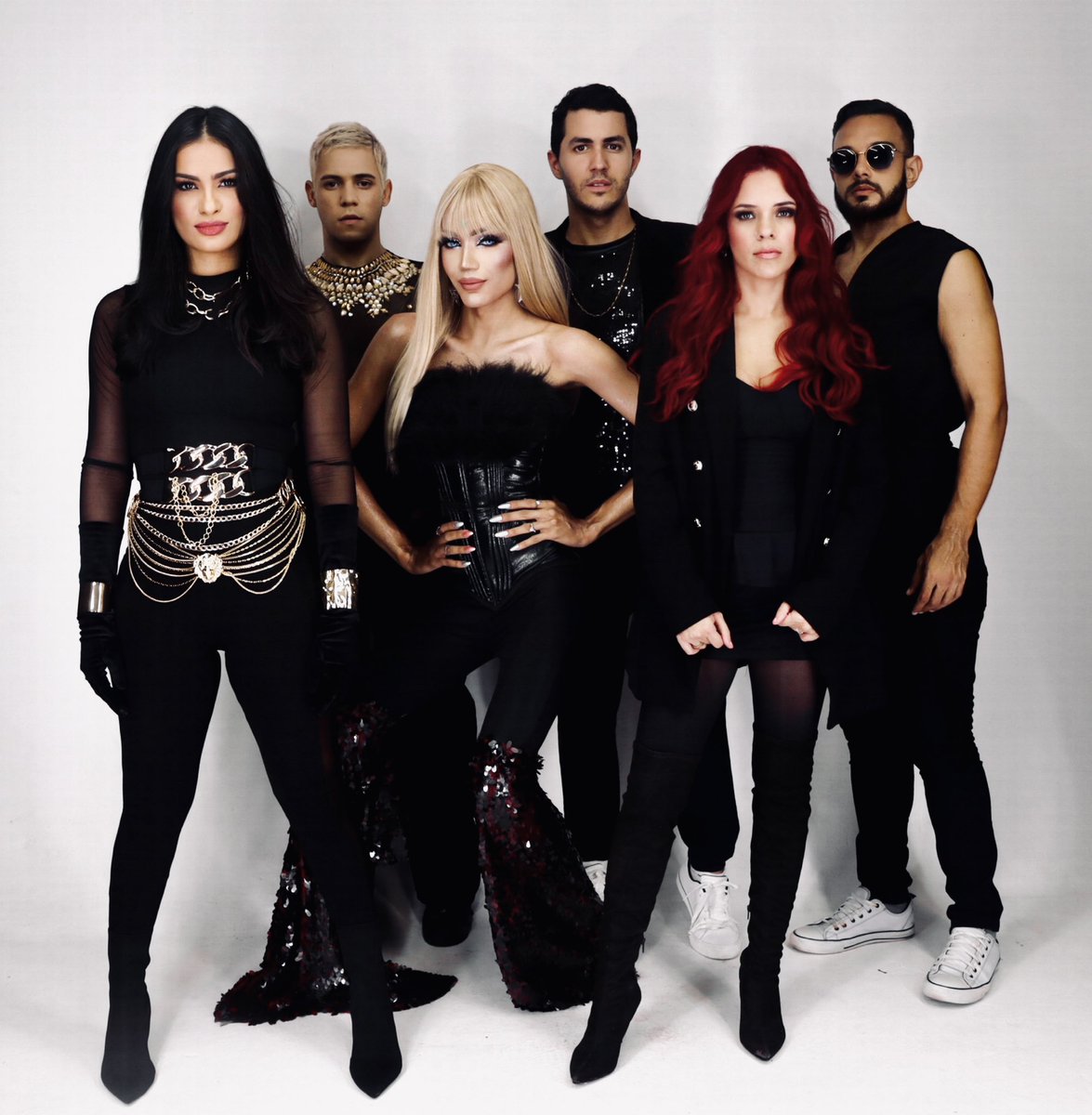 jennyferluna's tweet photo. Amando ser cover do RBD em pleno 2023 😮💨❤️🔥 viver tudo isso junto com a tour tá me fazendo tão bem.
Pra quem não conhece, segue a gente lá no insta 🥹 https://t.co/8HM3PWRqUR
#SoyRebeldeTour #RBD #RBDSoyRebeldeTour @Anahi @maiteperroni @christiancha @christopheruck @DulceMaria https://t.co/NIuG5xwSFB