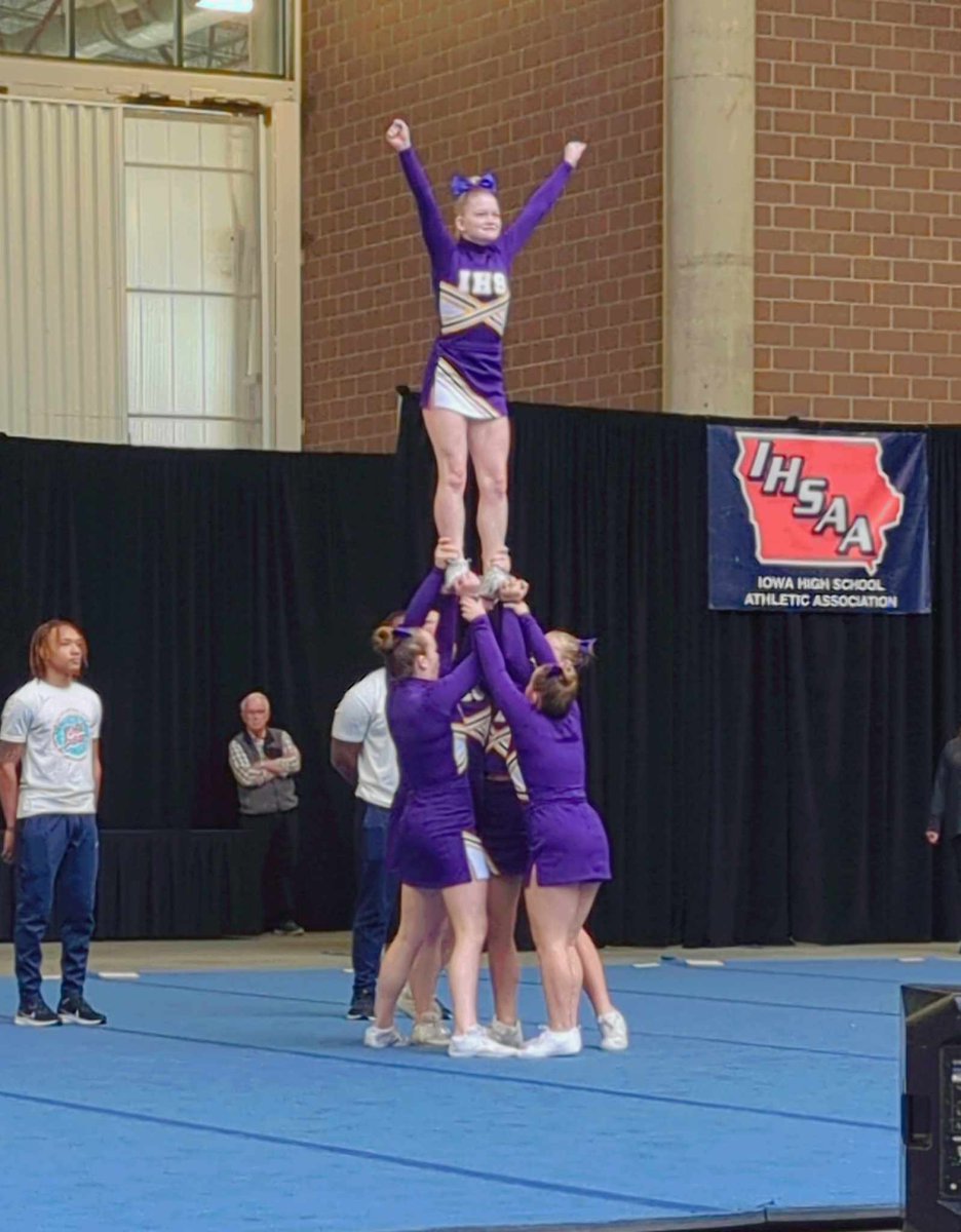 IndianolaCheer1's tweet photo. Yesterday, these 2 squads left it all on the mat. There were changes &amp; bumps in the road! The days were exhausting, physically &amp; emotionally, but they pushed through! It wasn't about bringing home a trophy. It was about teamwork and finishing what they started. So proud of them! https://t.co/vVDIyh7CVe