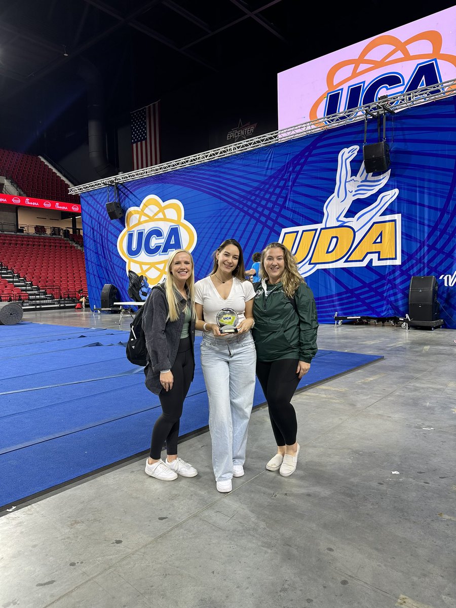 MCHS Cheer tweet media