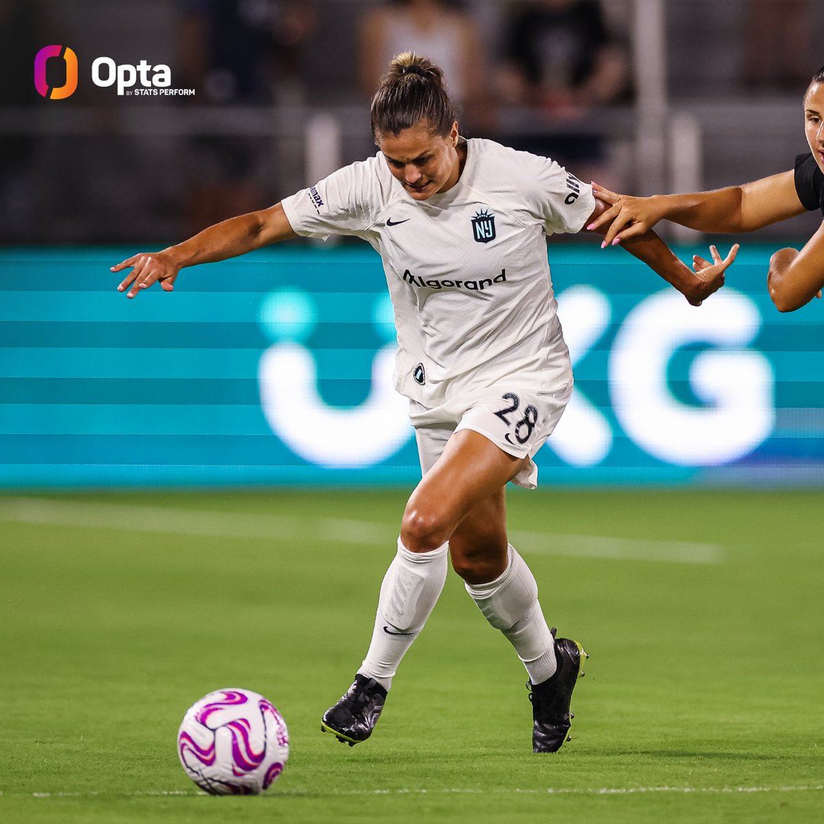 2 - Katie Stengel's winning goal for @GothamFC was just the second extra-time goal scored from outside the box in @NWSL history (Debinha free-kick vs. OL Reign in 2019). Strike.