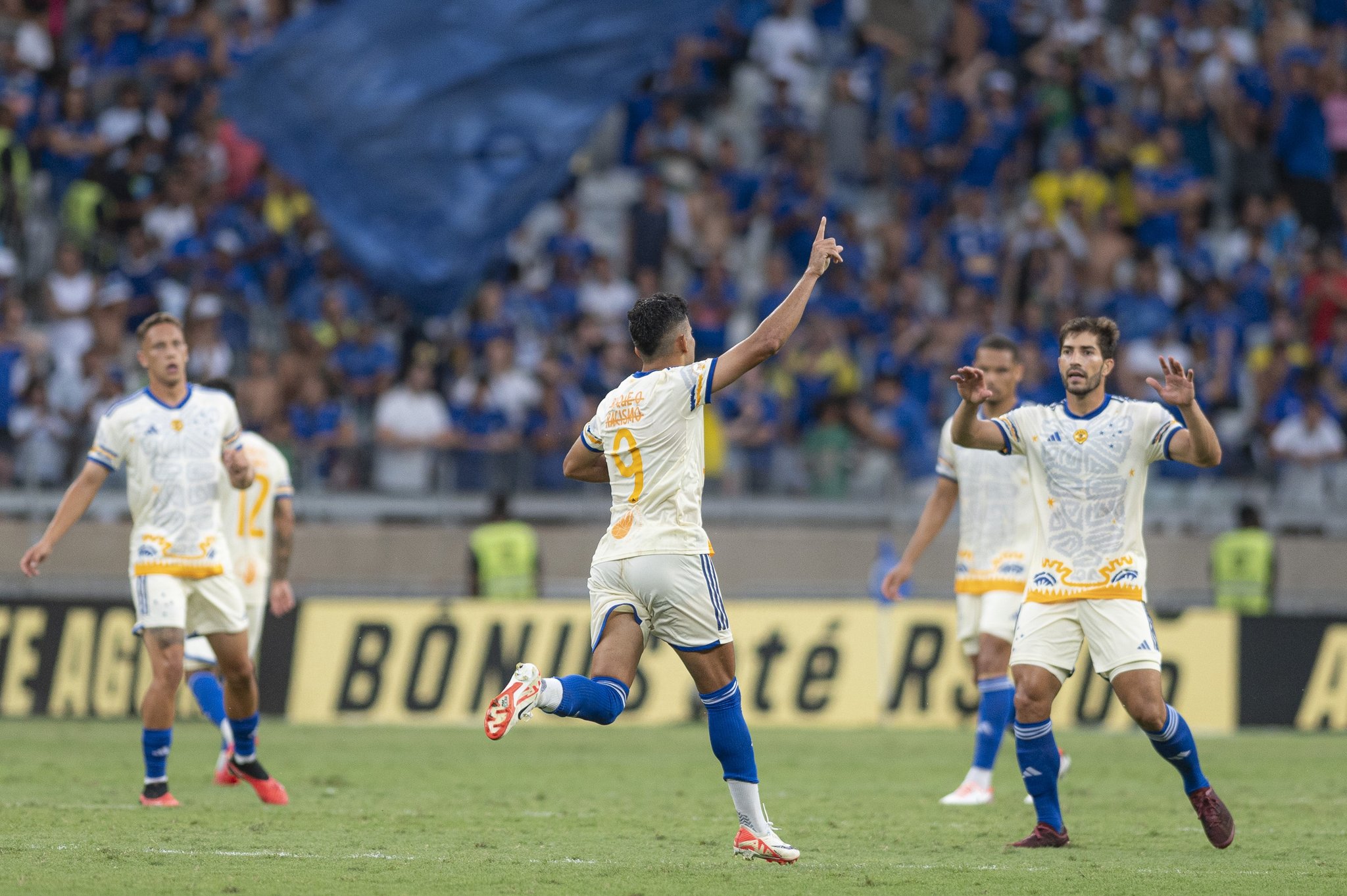 Cruzeiro depende de tropeço do Vasco para não entrar no Z-4 do Brasileirão, cruzeiro