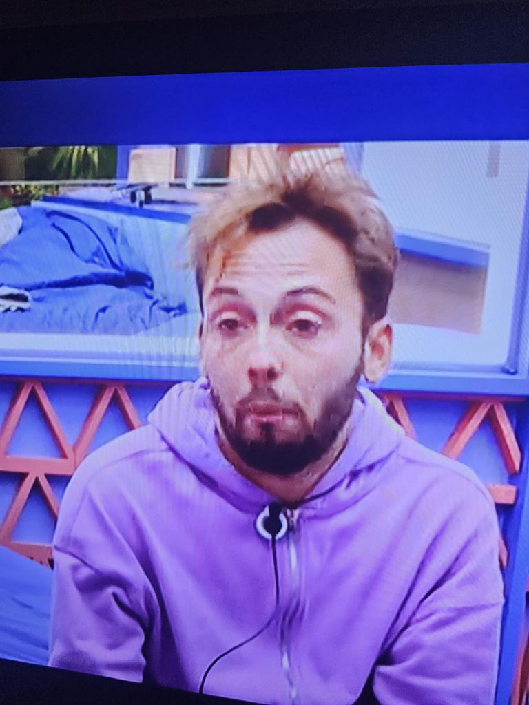 Mary29mercedes's tweet image. Una cosa este tío es que muy muy muy .......🤣🤣🤣🤣🤣 Y llorando mejor no diga nada pero es que me meo 🤣🤣🤣🤣🤣 #GHVIPDBT