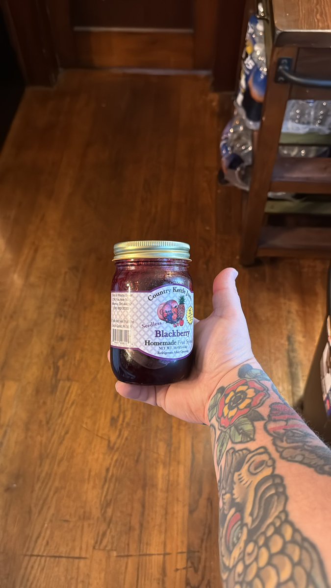 jforcejr84's tweet image. Bacon Cheeseburger 🍔 coming up with this blackberry spread 😍🤩

Would you be down?? 🤤🤤

(Notice psalm 38:4 on this label and thought of you chef and the word @StevenTRobinso1 🙏)

#XRPLCommunity #XRP #pectin