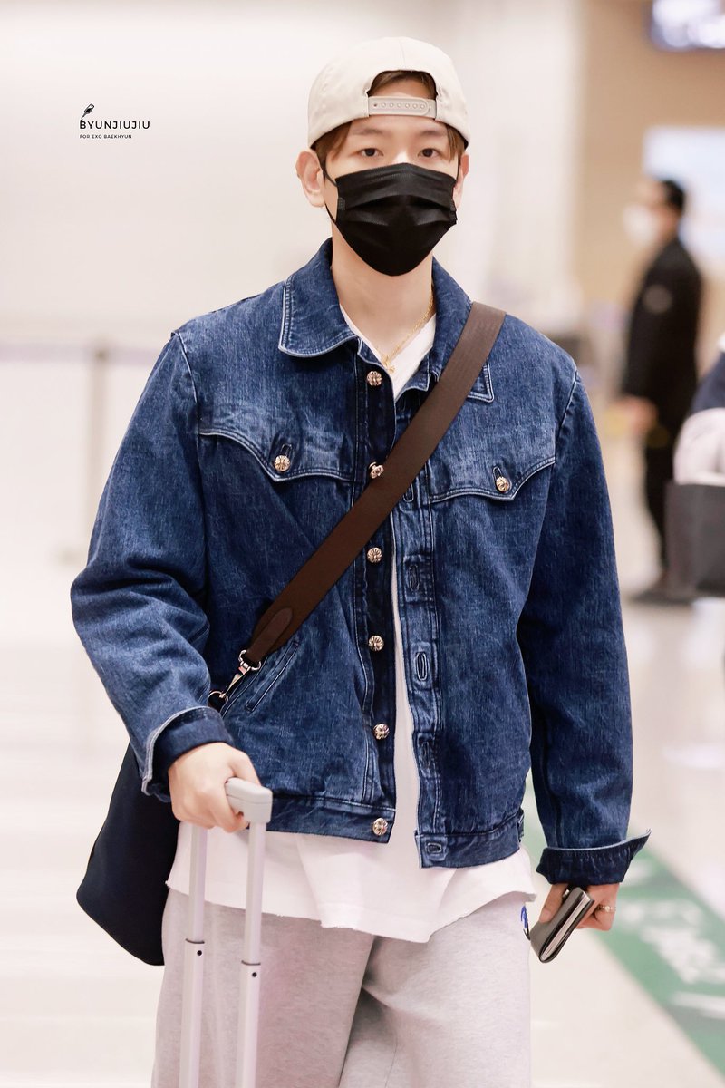 byunjiujiu0506's tweet photo. 231106 ICN

#백현 #BAEKHYUN #EXO 
@B_hundred_Hyun https://t.co/B7JBVmCIXr