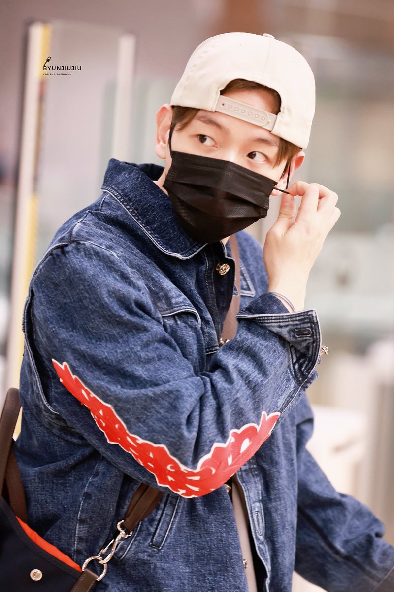 byunjiujiu0506's tweet photo. 231106 ICN

#백현 #BAEKHYUN #EXO 
@B_hundred_Hyun https://t.co/B7JBVmCIXr