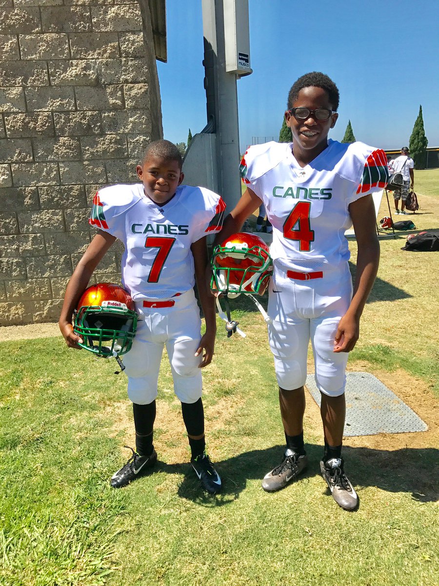 Brayii8's tweet photo. Had a great time being able to play our favorite sport together all our lives but our senior season has come to an end. Now on to bigger and better. Time to find a home. Can’t wait to see what the future holds. @cashflowbrayden @Ajabrown808 https://t.co/SnhGHzrh6i